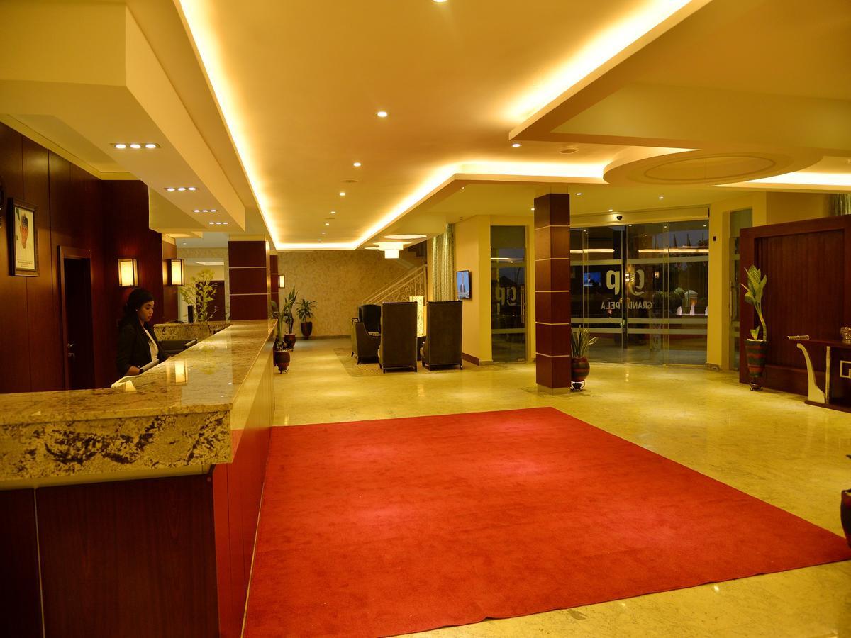 Grand Pela Hotel & Suites Абуджа Экстерьер фото